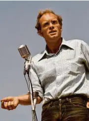  ?? Bob Fitch Photograph­y Archive at Stanford University 1971 ?? David Harris, an activist and journalist, advocated draft resistance, not avoidance, urging his fellow students to return their draft cards during Vietnam.