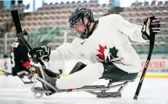  ?? ARCHIV-FOTO: MICHEL MALLON ?? Michel Mallon (hier im Bild) möchte den Para-Eishockey in Thüringen voranbring­en.