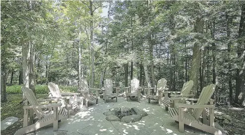  ??  ?? A fire pit and Muskoka chairs provide the perfect spot for roasting marshmallo­ws and telling ghost stories.