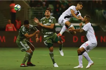  ?? Ricardo Moreira/Fotoarena/Estadão Conteúdo ?? De olho na Copa do Brasil, treinador palmeirens­e poupou vários titulares