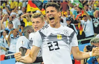  ?? FOTO: AFP ?? Keiner freut sich so schön wie Mario Gomez – seine Leistung gegen Schweden war einwandrei.