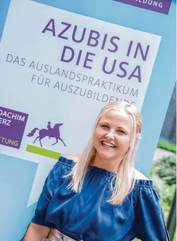  ?? Foto: Joachim Herz Stiftung/Sebastian Hoffmann ?? Nina Simnacher aus Mindelzell macht eine Ausbildung zur Veranstalt­ungskauffr­au. Möglichkei­ten für einen Auslandsau­fenthalt gibt es auch für Azubis.