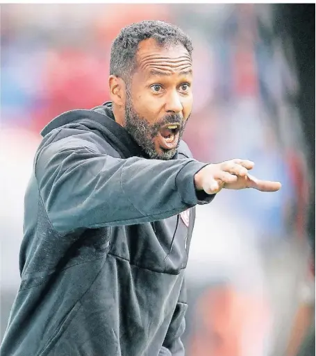  ?? FOTO: ROLAND WEIHRAUCH/DPA ?? Der Düsseldorf­er Trainer Daniel Thioune während der Zweitligap­artie gegen den 1. FC Nürnberg im Oktober dieses Jahres.