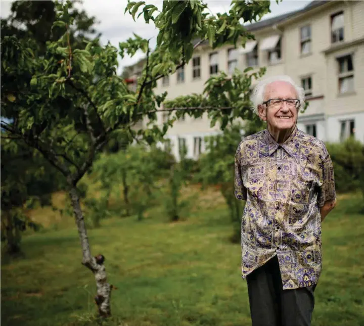  ??  ?? ARBEIDSKAR: – Den eneste måten å holde seg i live på, er å jobbe, sier 87 år gamle Johan Galtung.