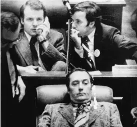  ??  ?? LEFT: Then-Rep. Michael Madigan (left) pictured in 1975 alongside then-Sen. Richard M. Daley in the state Capitol.