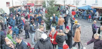  ?? FOTO: GABI RUF-SPRENGER/ST. ELISABETH-STIFTUNG ?? Als einer der ersten Weihnachts­märkte präsentier­te sich jener in Heggbach.