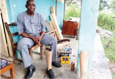  ?? Photos: Iniabasi Umo ?? Mr Okon makes prosthetic limbs in the hospital