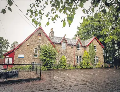  ?? Picture: Steve MacDougall. ?? Murthly Primary School has closed some of its grounds due to concerns over an infestatio­n of ticks.