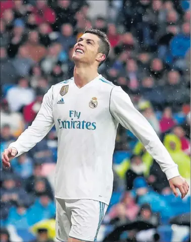  ??  ?? SIN VER PUERTA. Cristiano sólo lleva cuatro goles en Liga esta temporada y marca cada 18 remates.