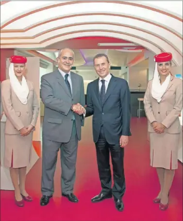  ??  ?? Emilio Butragueño, director de Relaciones Institucio­nales del Real Madrid, en un acto con Fly Emirates.