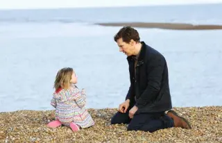  ??  ?? Cumberbatc­h with Beatrice White, who plays Kate, the daughter who goes missing