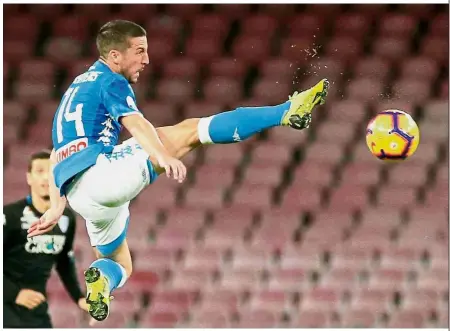  ?? — Reuters ?? Kungfu fighting: Napoli’s Dries Mertens in action during the Serie A match against Empoli on Friday.