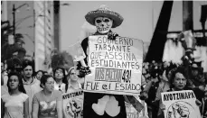  ?? GETTY IMAGES ?? La demanda de justicia justicia en el caso de Ayotzinapa no cesa./