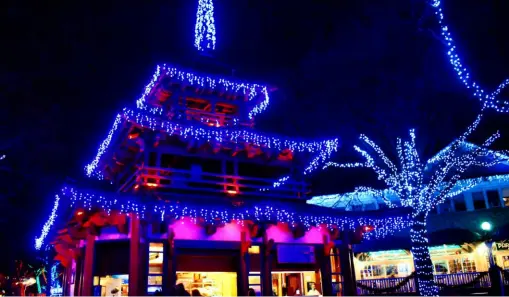  ?? Kennywood ?? Holiday Lights at Kennywood opens this weekend.
