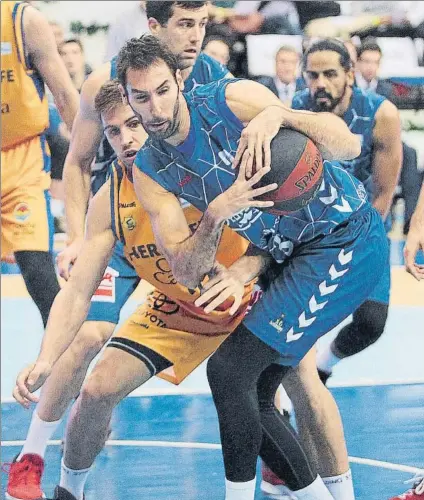  ?? FOTO: EFE ?? Alberto Corbacho no ha tenido demasiado protagonis­mo esta temporada en el Gipuzkoa Basket