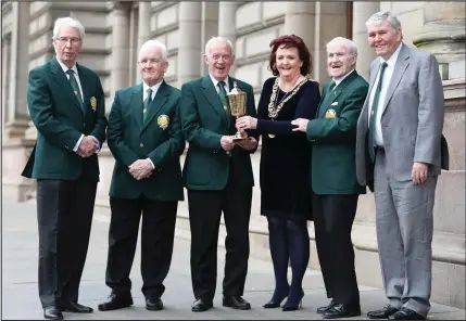  ??  ?? Lord Provost Sadie Docherty with Lisbon Lions Jim Craig, John Clark, Bobby Lennox, Bertie Auld and John Hughes