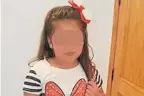  ??  ?? Verdugos y víctimas A la izquierda, el Pollino (con capucha) y otro de los siete acusados. Sobre estas líneas, las víctimas Sandra Capitán, de 26 años, y su hija Lucía, de seis.