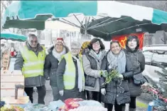  ??  ?? Présents au marché de Noël