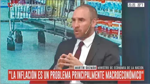  ?? NA ?? EN REVISIóN. “Martín está aprendiend­o”, dicen en el gabinete. Negocia un acuerdo a 10 años con el FMI, pero CFK quiere a 20.
