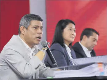  ??  ?? | Luis Galarreta, Keiko Fujimori y Miguel Torres en conferenci­a de prensa. |