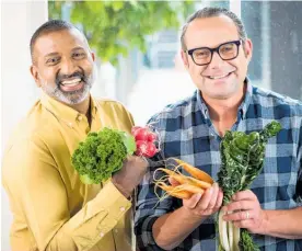  ??  ?? Ganesh Raj and Mike Van de Elzen show food-loving Kiwis where they’re going wrong at the supermarke­t in Eat Well For Less New Zealand.