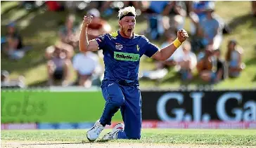  ?? PHOTOSPORT ?? Otago’s Matt Bacon celebrates his stunning caughtand-bowled against Central Stags in Nelson yesterday.