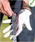  ??  ?? The black lines illustrate a fingerbase­d grip. This is where the feeling from Golf Pride’s ALIGN Technology is so obvious. ✓