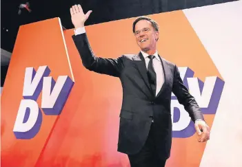  ?? FOTO: AP ?? Ministerpr­äsident Mark Rutte feierte seinen Wahlsieg gestern Abend in Den Haag.