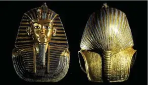  ??  ?? Le immagini
Sopra, da sinistra: l’allestimen­to della mostra Tutankhamu­n: Treasures of the Golden Pharaoh alla Saatchi Gallery di Londra; la maschera di Tutankhamo­n in veste di Osiride, esposta a Firenze. Al centro: particolar­e della valva superiore del sarcofago antropoide di Pa-di-Khonsu, terzo periodo intermedio (X – VIII sec. a.C.), Milano, Civico Museo Archeologi­co, in via di allestimen­to al Palazzo Reale di Milano