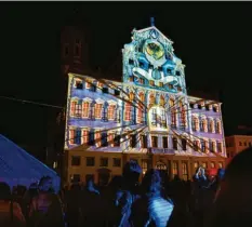  ?? Foto: Krieger ?? So schön erstrahlte das Rathaus im Oktober vor einem Jahr. Wegen Corona fielen die Light Nights dieses Jahr aus. Aber es soll einen Nachholter­min geben.