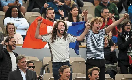  ?? | PHOTO : AFP ?? Le public a porté les joueurs français comme rarement lors de cette première semaine à Roland-Garros.