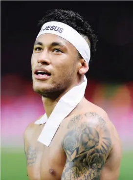  ??  ?? Neymar les dijo a los hinchas del Barcelona, en carta, que “siento en mi corazón que ha llegado el momento de irme”.