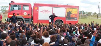  ??  ?? Thembaleth­u Primary School learners enthusiast­ically engaged with what firefighte­r Moses Mongo had to say.