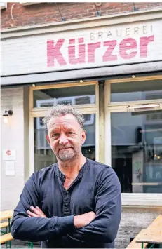  ?? RP-FOTO: HANS-JÜRGEN BAUER ?? Kürzer-Chef Hans-Peter Schwemin spricht über die Gastronomi­e in Zeiten der Corona-Pandemie.