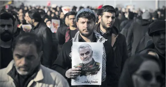  ?? [ imago ] ?? Staatstrau­er für den getöteten General. Am Montag waren Teherans Straßen von Hunderttau­senden Regimeanhä­ngern gefüllt.