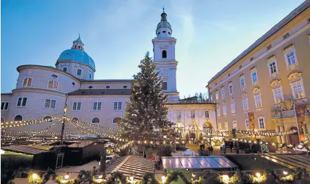  ?? APA/Gindl ?? Der Christkind­lmarkt auf dem Salzburger Residenzpl­atz.