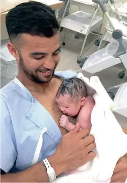  ?? TWITTER ?? DADDY’S GIRL: Proteas all-rounder JP Duminy with his first-born, Isabella.
