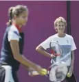  ??  ?? 0 GB coach Judy Murray in practice with Laura Robson