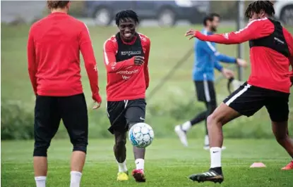  ?? FOTO: TOR HØVIK ?? Tella Abiodun INGEN KONTRAKT: Junior Lokosa har trent med Brann i tre dager, men klarte ikke å overbevise Brann-ledelsen om at han var rett spiller å satse på.