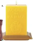  ?? ?? 4. Nella nuova linea Leather Objects di Acqua di Parma, troviamo la Leather Base, una base in pelle, che accoglie la celebre candela Cubo, profumata con le iconiche note di Colonia. (Candela Cubo 130 euro, Leather Base 210 euro, su acquadipar­ma.com)