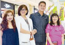  ??  ?? De La Salle-College of Saint Benilde president Bro. Dennis Magbanua (third from left) with (from left) Fashion Design and Merchandis­ing professor Tracey Tabora, School of Design and the Arts associate dean for Environmen­t Studies cluster Cynthia Funk...