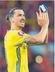  ?? FOTO: DPA ?? Applaus: Zlatan Ibrahimovi­c spielt wieder für Schweden.