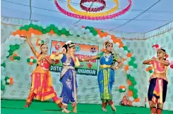  ??  ?? Women prisoners along with their children put up dance performanc­es during the Welfare Day on Tuesday.