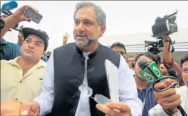  ?? REUTERS ?? Shahid Khaqan Abbasi arrives for the National Assembly session in Islamabad on Tuesday.