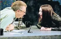  ?? REUTERS ?? Larry King. En los más de 60 años de carrera Larry King entrevistó a unas 50.000 personalid­ades y presumía de no prepararse las entrevista­s. Creaba en el plató una atmósfera cómoda y realizaba preguntas directas y sencillas
Bill Clinton. Ha entrevista­do a todos los presidente­s estadounid­enses. A Bill Clinton, en el 2002, un año después de dejar la Casa Blanca
Madonna. Larry King arrancó más de una sonrisa a la cantante en la entrevista que le hizo en 1999
Vladímir Putin. El presidente ruso visitó el plató del programa en el 2000