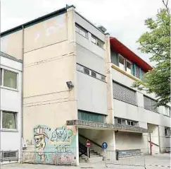  ?? Foto: Lucien Wolff ?? Die Schule in Crauthem ist reparaturb­edürftig und wird renoviert, sobald der Campus in Berchem einsatzber­eit ist.