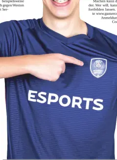  ??  ?? Zeigt stolz auf das Vereinswap­pen von Paris St. Germain: Der Dingdener Michael Haan ist E-sport-trainer der „Fifa“-spieler beim französisc­hen Spitzenclu­b.