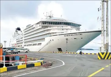  ?? TOURISM MINISTRY ?? The cruise ship Seabourn Encore docks at the Sihanoukvi­lle Autonomous Port on January 14.