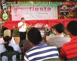  ??  ?? CPSU President Dr. Aladino C. Moraca shares new technology on muscovado sugar production during the Western Visayas Agricultur­e Aquatic and Natural Resources Research and Developmen­t FIESTA at the Capiz State University in Roxas City.