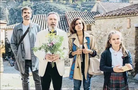  ?? FILMAX / ACN ?? Nacho López, Óscar Martínez, Inma Cuesta y Mafalda Carbonell en una imagen de Vivir dos veces